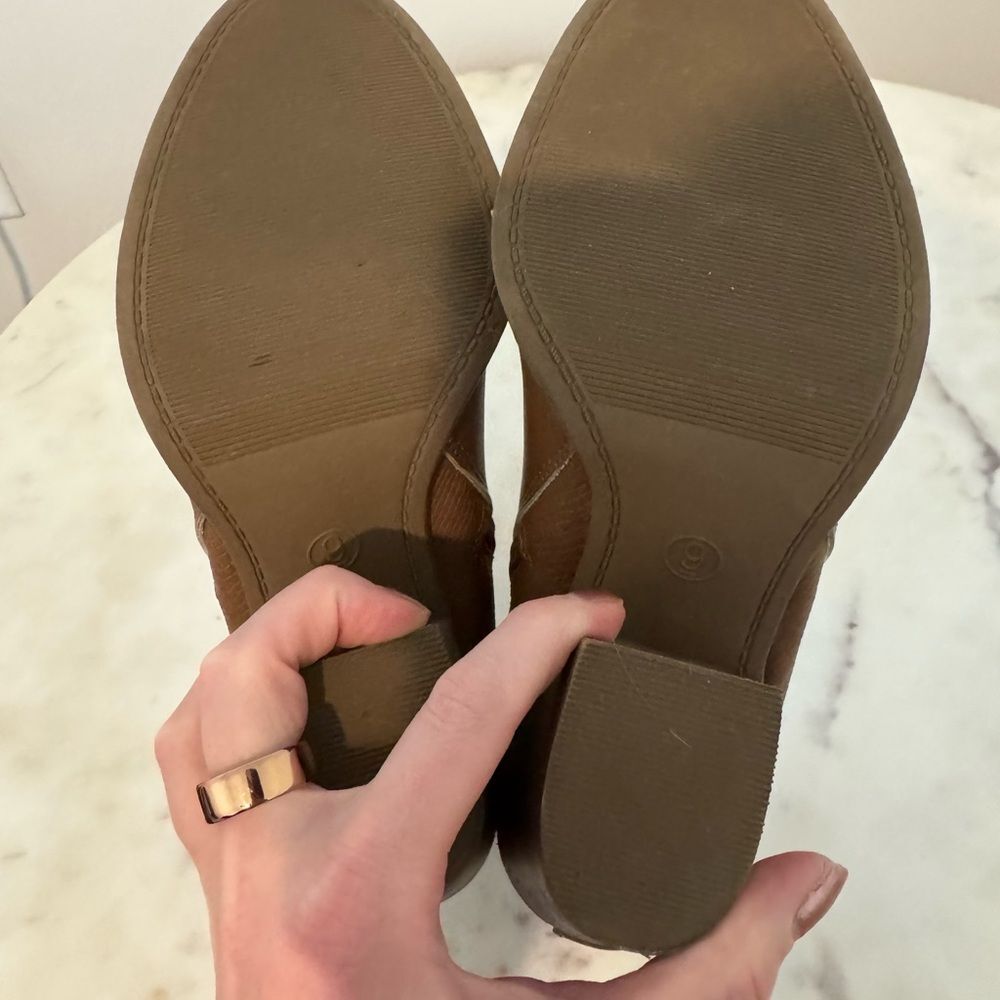 Universal Thread Tan Ankle Booties with Zipper - Picture 4 of 7